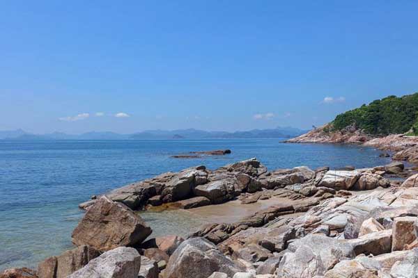 五一長(zhǎng)假怎么度過呢?鴻鳴租車出品深圳旅游包車帶你去看海