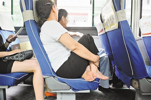 大巴車租車平臺(tái)應(yīng)答用車常識(shí)：大巴車正確坐姿是怎么樣？